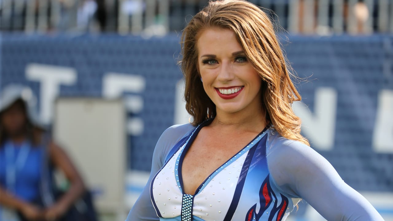 Customer Spotlight: The Tennessee Titans Cheerleaders' New Uniform!