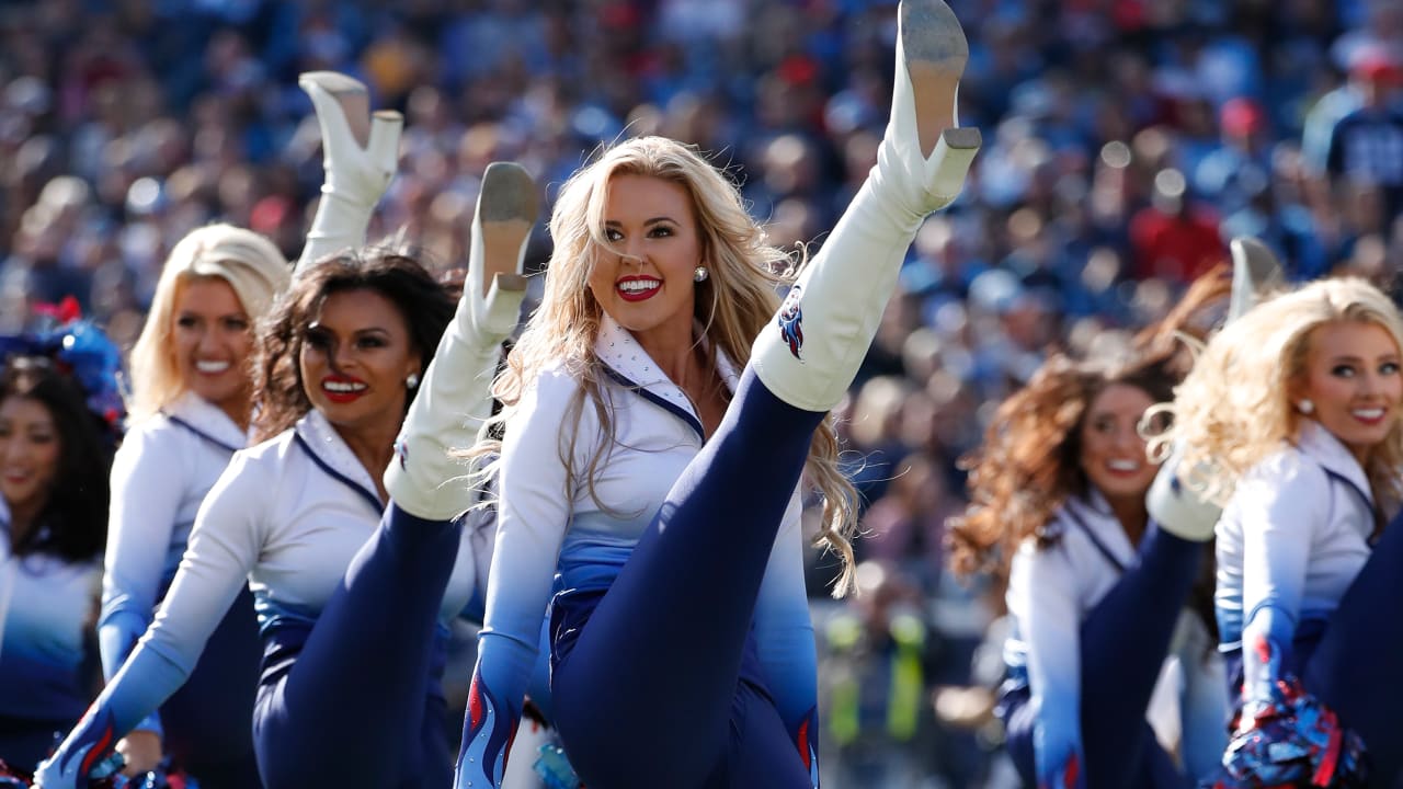 Customer Spotlight: The Tennessee Titans Cheerleaders' New Uniform!