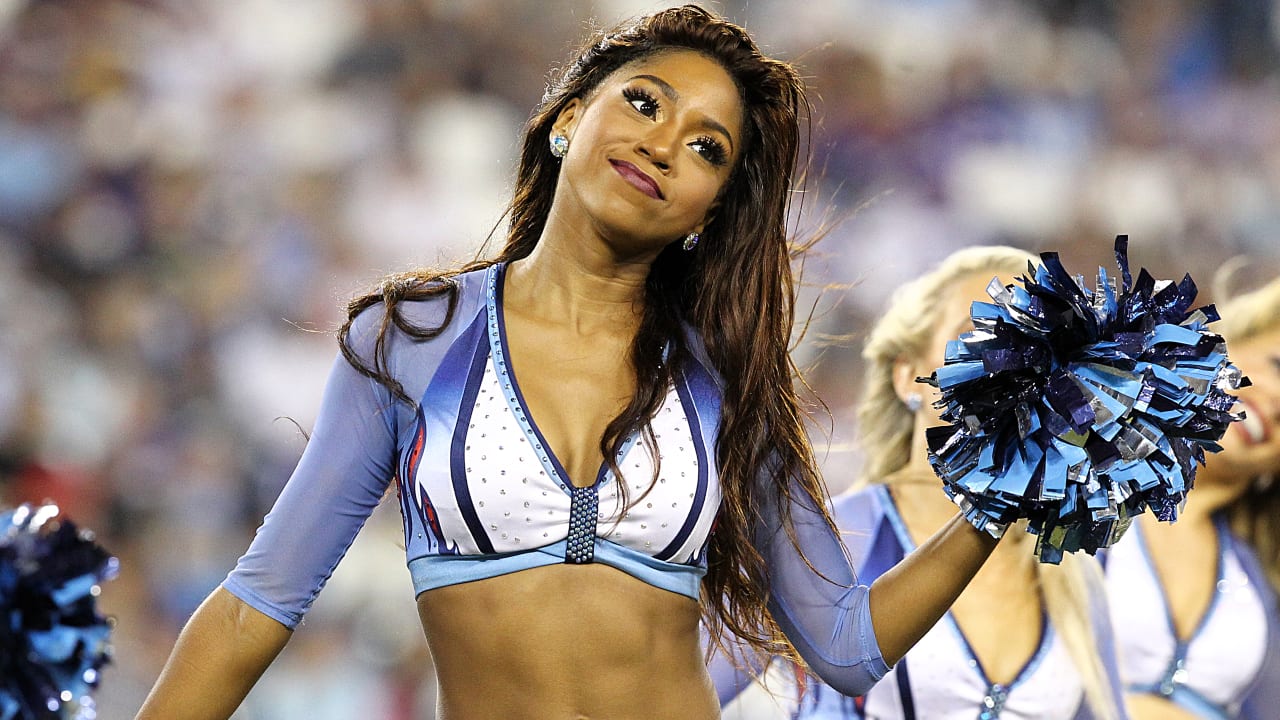 Titans Cheerleader Rookie Spotlight: Alexandria