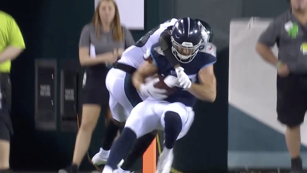 Tanner McEvoy Twists for 17yard TD