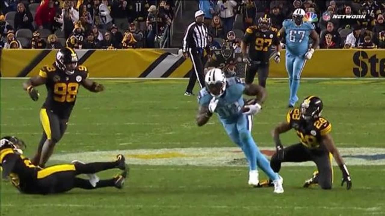 Delanie Walker refuses to go down on 42yard pickup