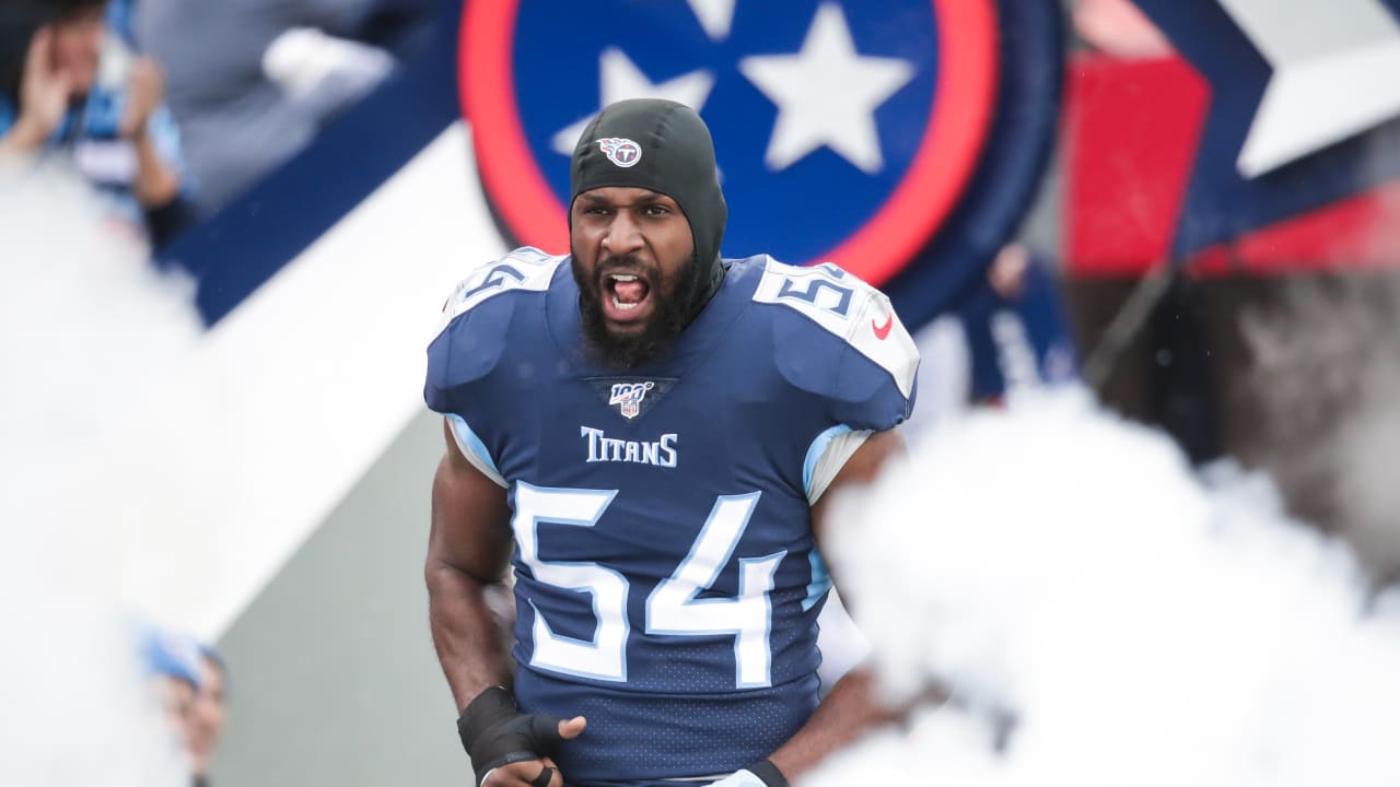 Tennessee Titans inside linebacker Wesley Woodyard (59) reacts