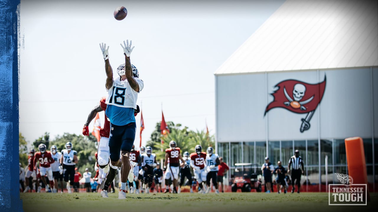 David Moore, Mekhi Sargent to try out for Bucs