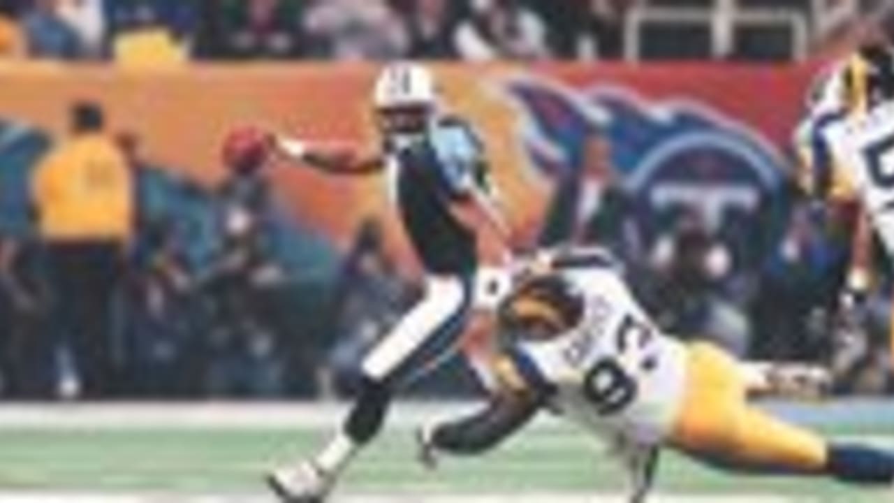 Kevin Dyson of the Titans on the last play of Super Bowl XXXIV at the  News Photo - Getty Images