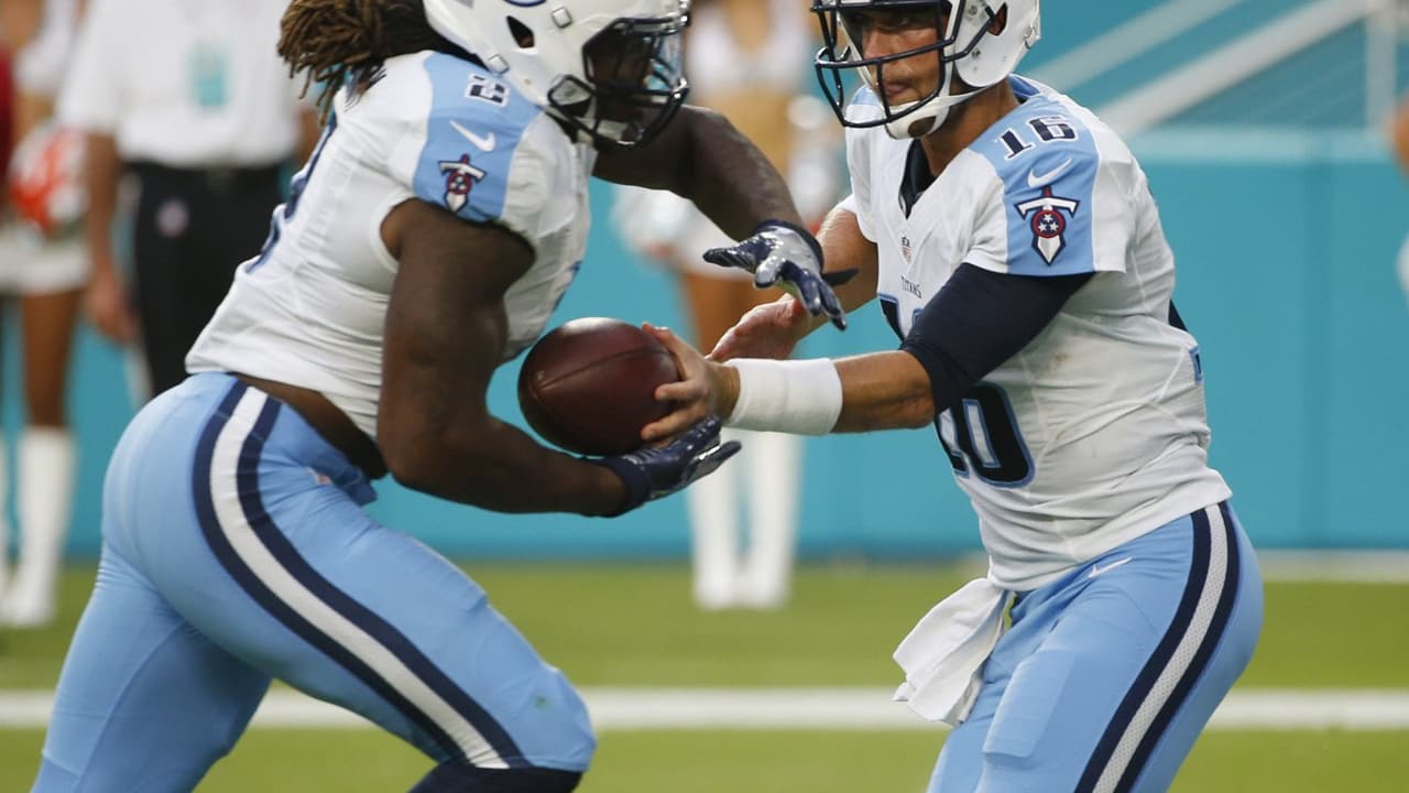 Derrick Henry runs in for a 1-yard Touchdown