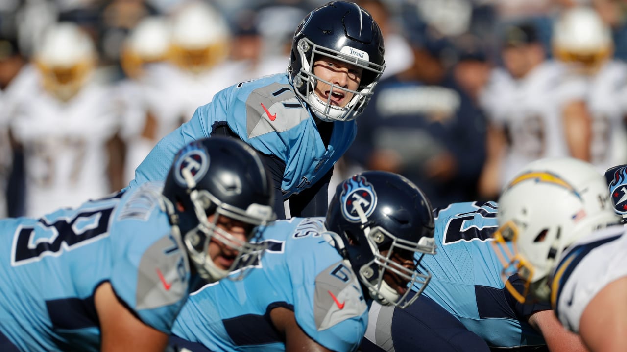 Fans go crazy for Tennessee Titans' Derrick Henry in pregame warmups