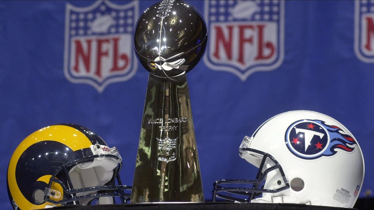 Detailed view of Tennessee Titans (left) and Los Angeles Rams helmets and Super  Bowl Vince Lombardi Trophy. Photo via Credit: Newscom/Alamy Live News Stock  Photo - Alamy