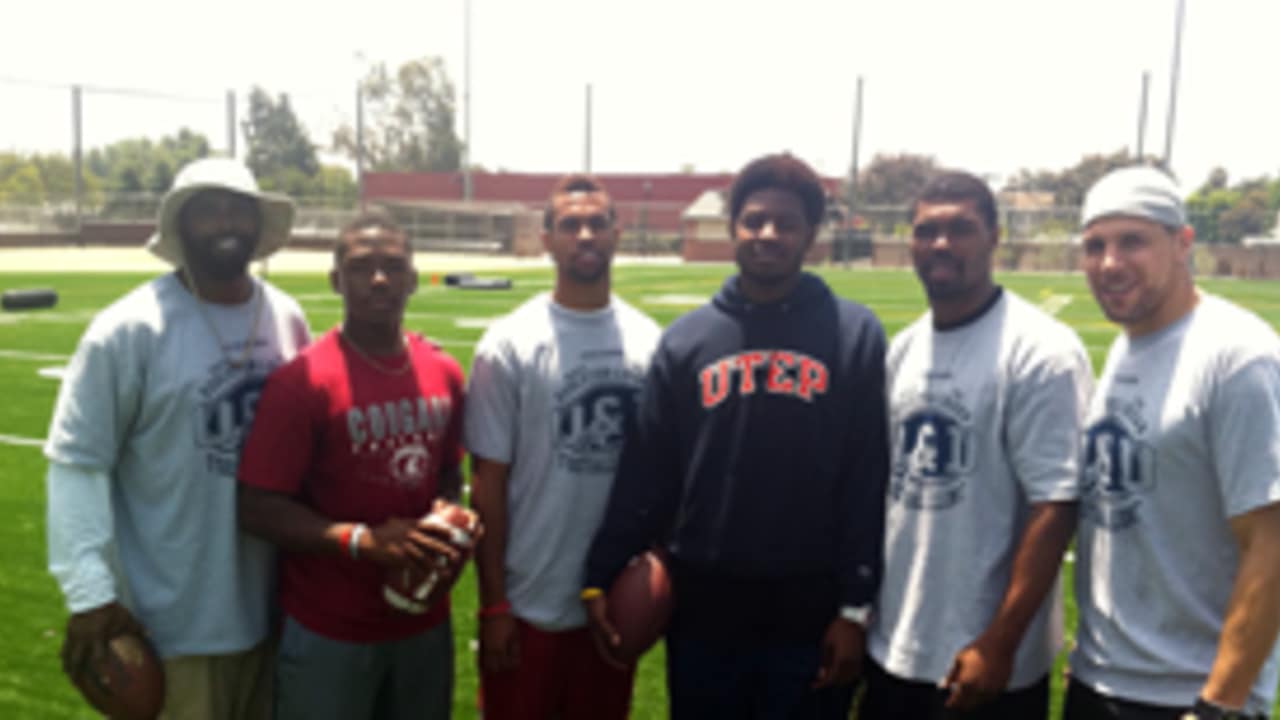 Robertson Hosts Football Camp for Hometown Youth