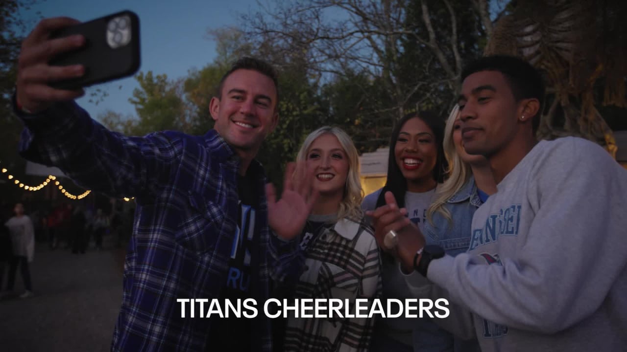 Tennessee Titans Cheerleaders Lead: Pardi Gras Parade and Host