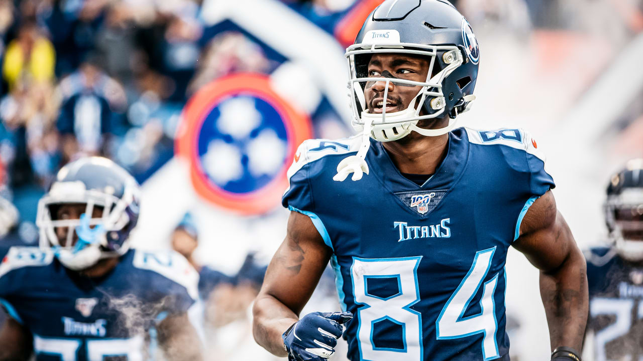 Tennessee Titans' Corey Davis: Reasons for and against re-signing WR