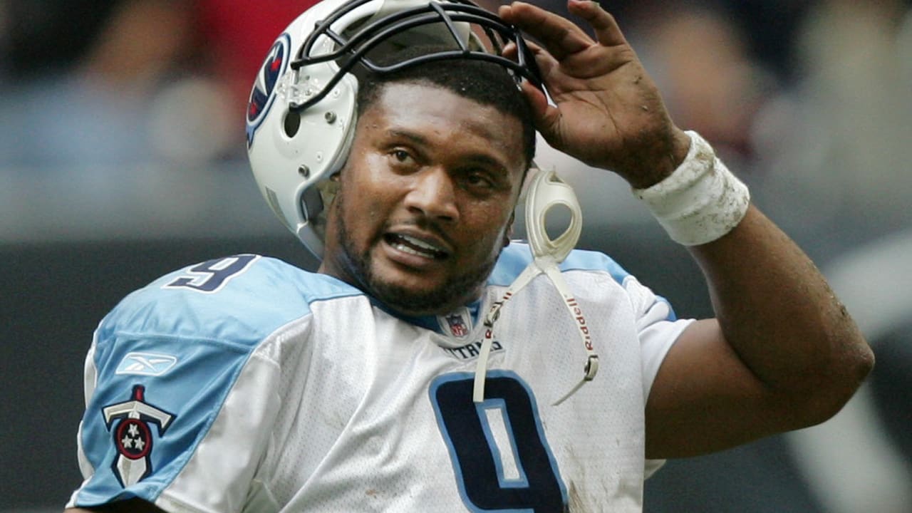 Quarterback Steve McNair of the Baltimore Ravens looks for a