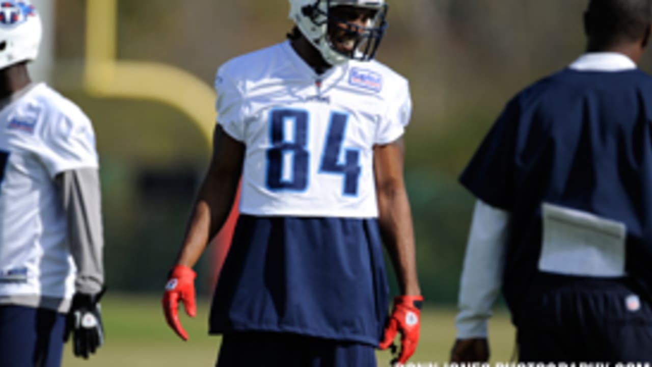 Moss Says He Hopes He Fits Into Titans' Offense