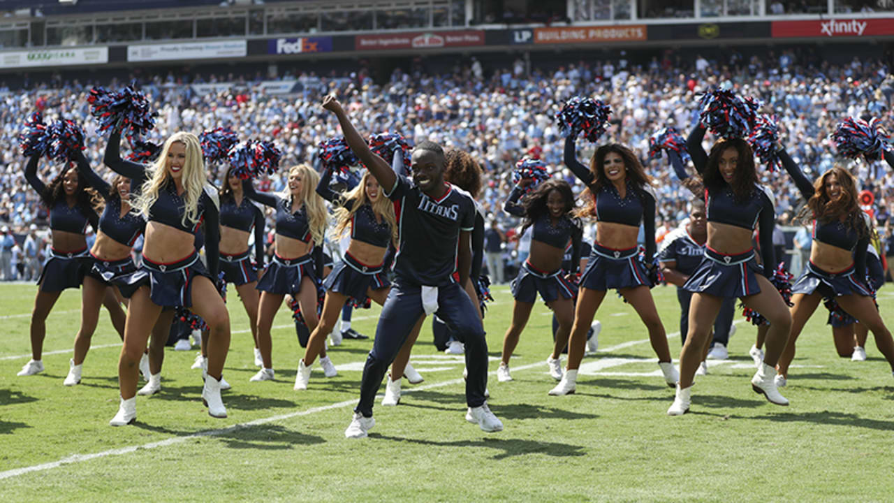 Customer Spotlight: The Tennessee Titans Cheerleaders' New Uniform!