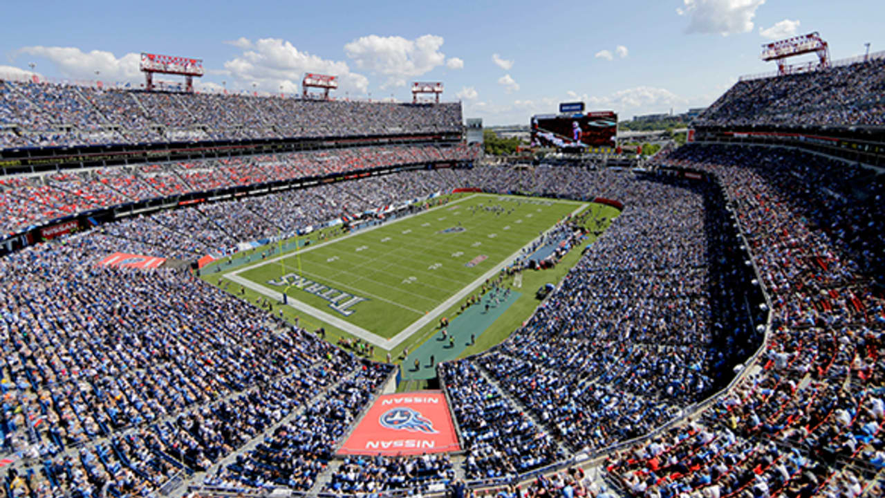 NFL fans had Top Golf jokes about the Titans' $2.1 billion stadium