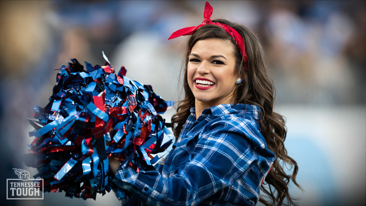 Titans Cheerleader Spotlight Brenna