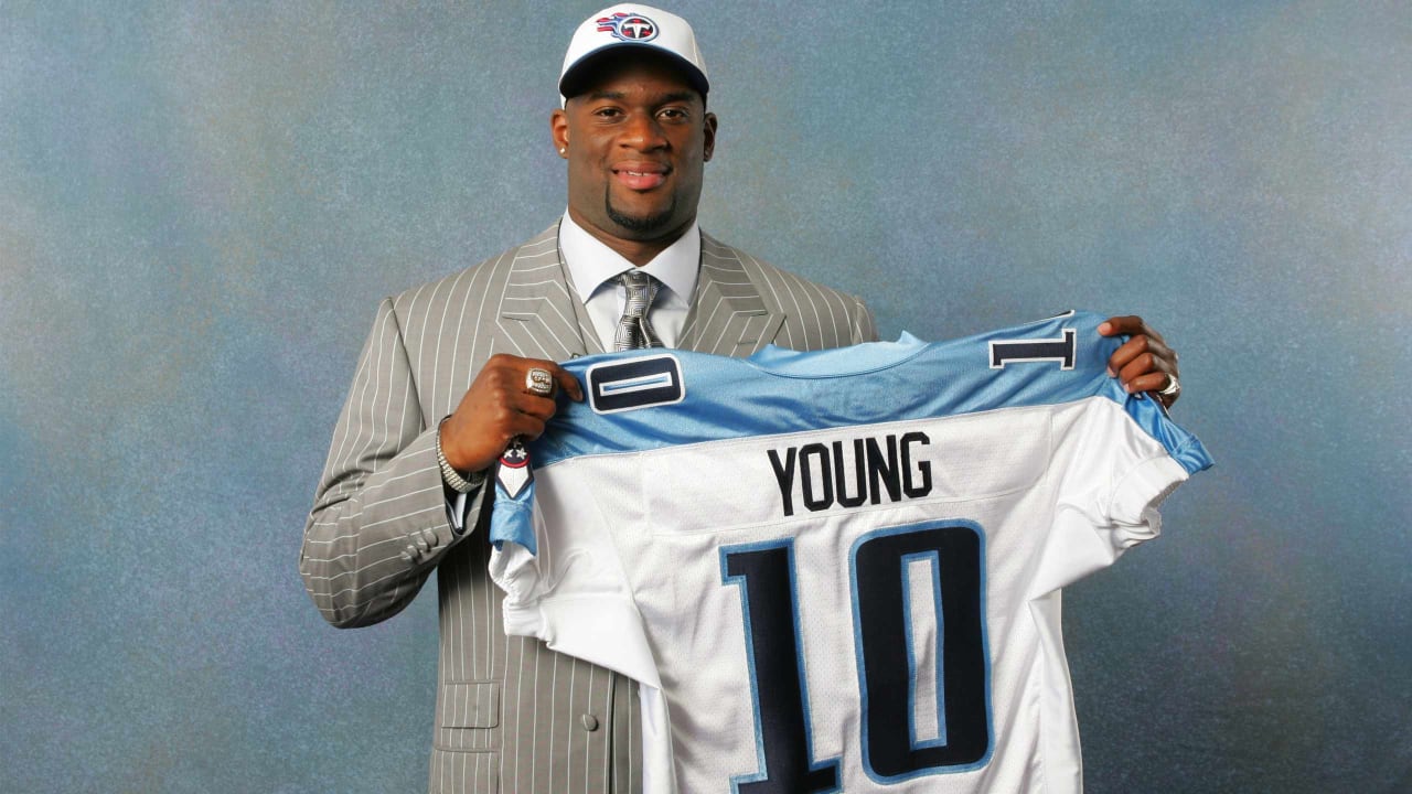 10 VINCE YOUNG Tennessee Titans NFL QB Red Throwback Jersey