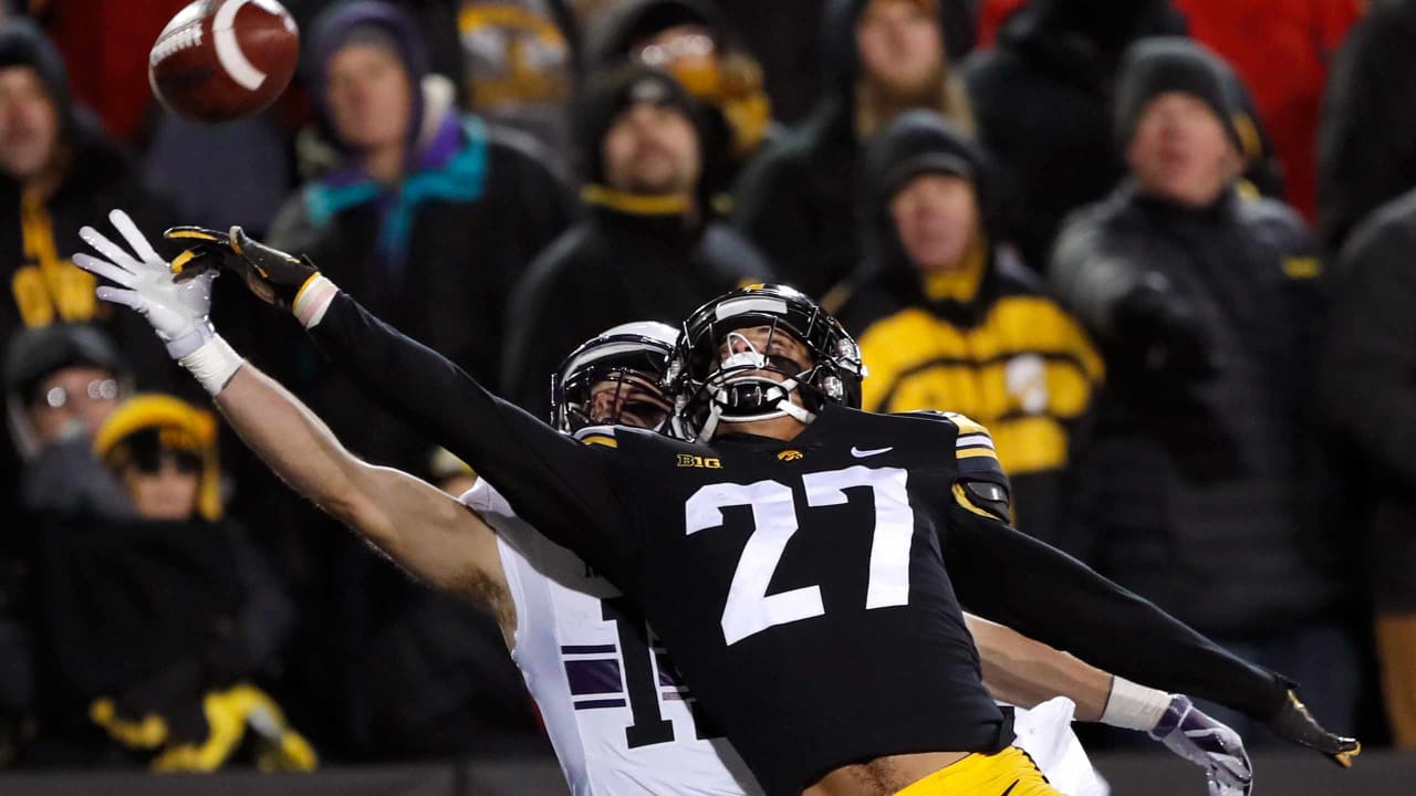 Matt Sokol catches for a 4-yard Gain vs. Houston Texans