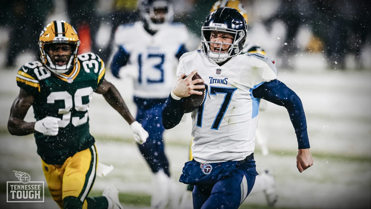 Green Bay Packers vs Tennessee Titans: Week 16 game photos