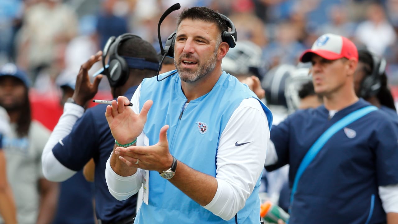 Why Titans coach Mike Vrabel greeted Ben Jones with big hug after game