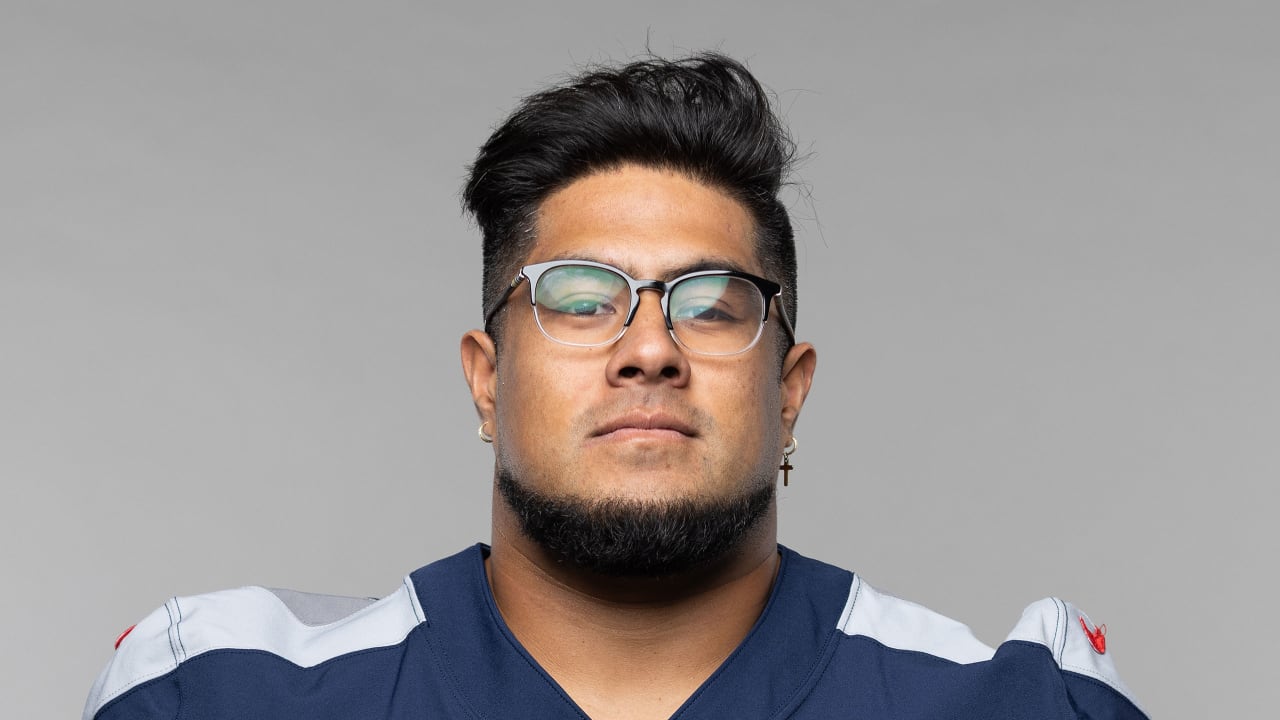 The Titans signed former Raiders' DT Kyle Peko.