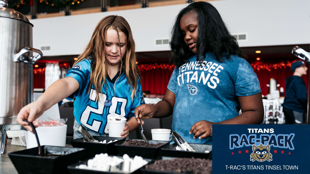 Tennessee Titans Cheerleaders & T-Rac