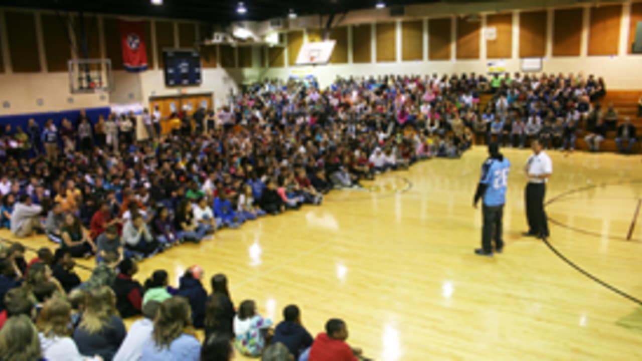 Titans Make Surprise Visit to Clarksville's Northeast Middle School