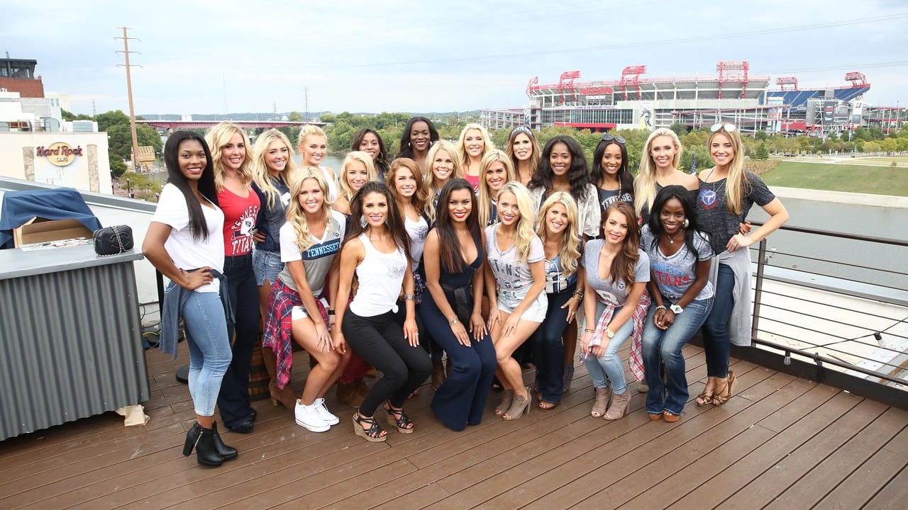 Titans Cheerleaders Host 10th Annual Calendar Release Party