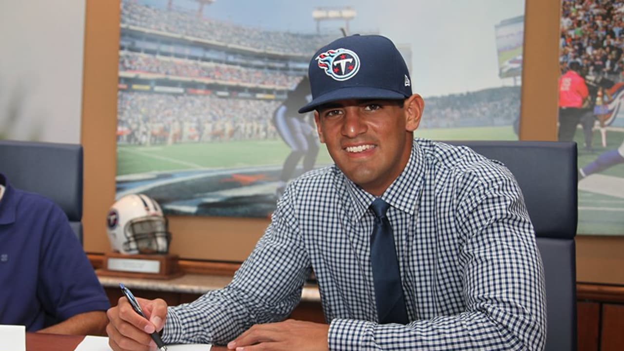 Marcus Mariota Signs Titans Contract