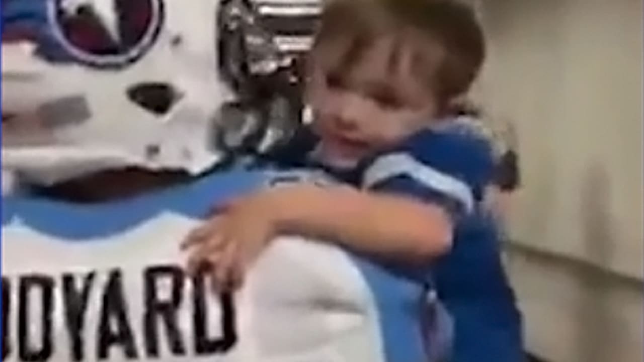 Tennessee Titans show young Lions fan some love