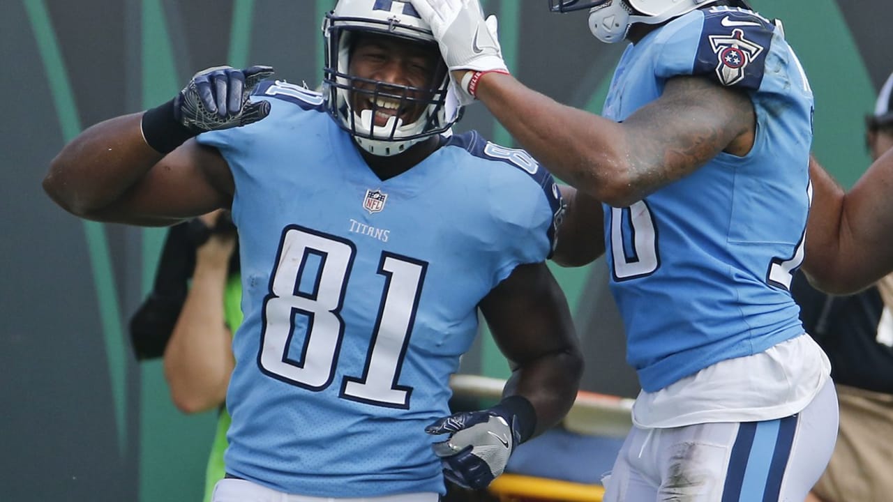 Tennessee Titans tackle Kyle Peko ambushes New England Patriots QB Bailey  Zappe for 6-yard sack