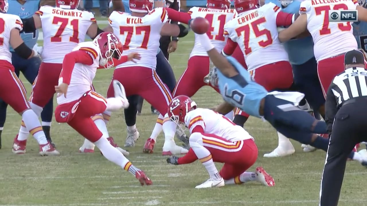 Kansas City, United States. 19th Jan, 2020. Kansas City Chiefs kicker  Harrison Butker (7) celebrate as they secure a victory over the Tennessee  Titans in the AFC Championship game at Arrowhead Stadium