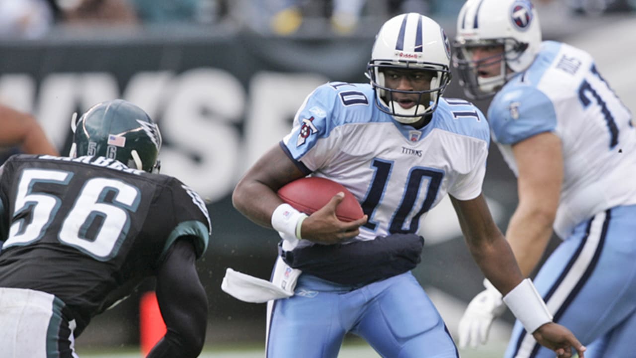 Titans RB Chris Johnson joins 2,000-yard club - The San Diego