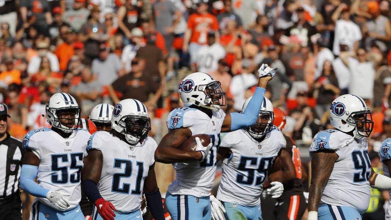 Rashad Weaver Swarms Bailey Zappe Third-Down Sack