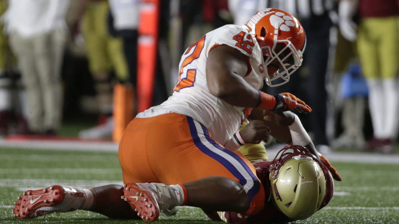 Former Clemson Tigers DL Christian Wilkins Scores Offensive TD for  Dolphins, Celebrates - Sports Illustrated Clemson Tigers News, Analysis and  More