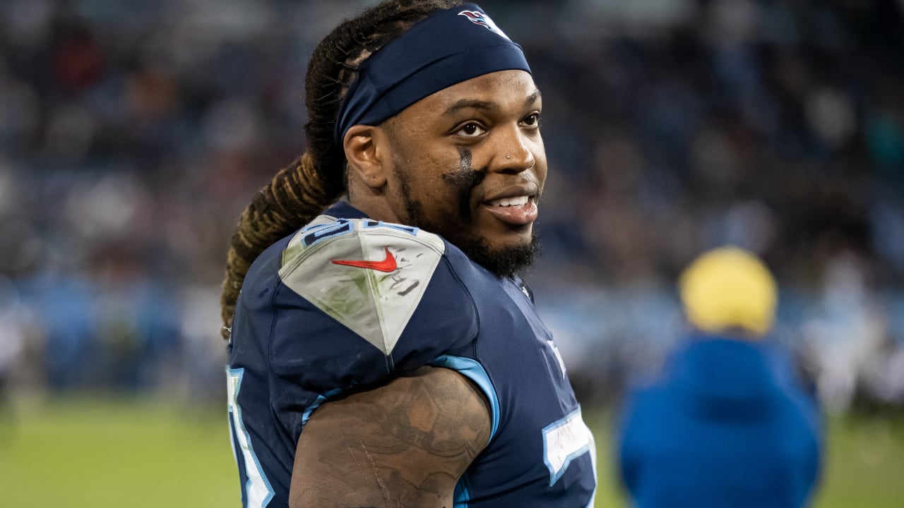 King Gives Bling: Titans RB Derrick Henry Rewards His Offensive