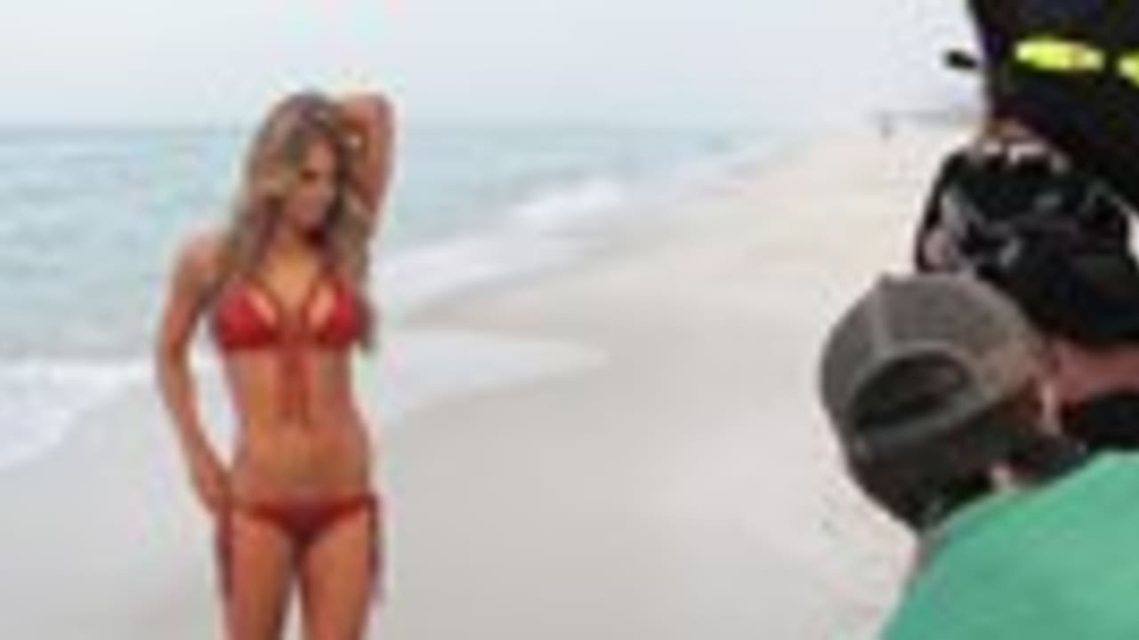 Best of 2014 Cheerleader Swimsuit Calendar Shoot