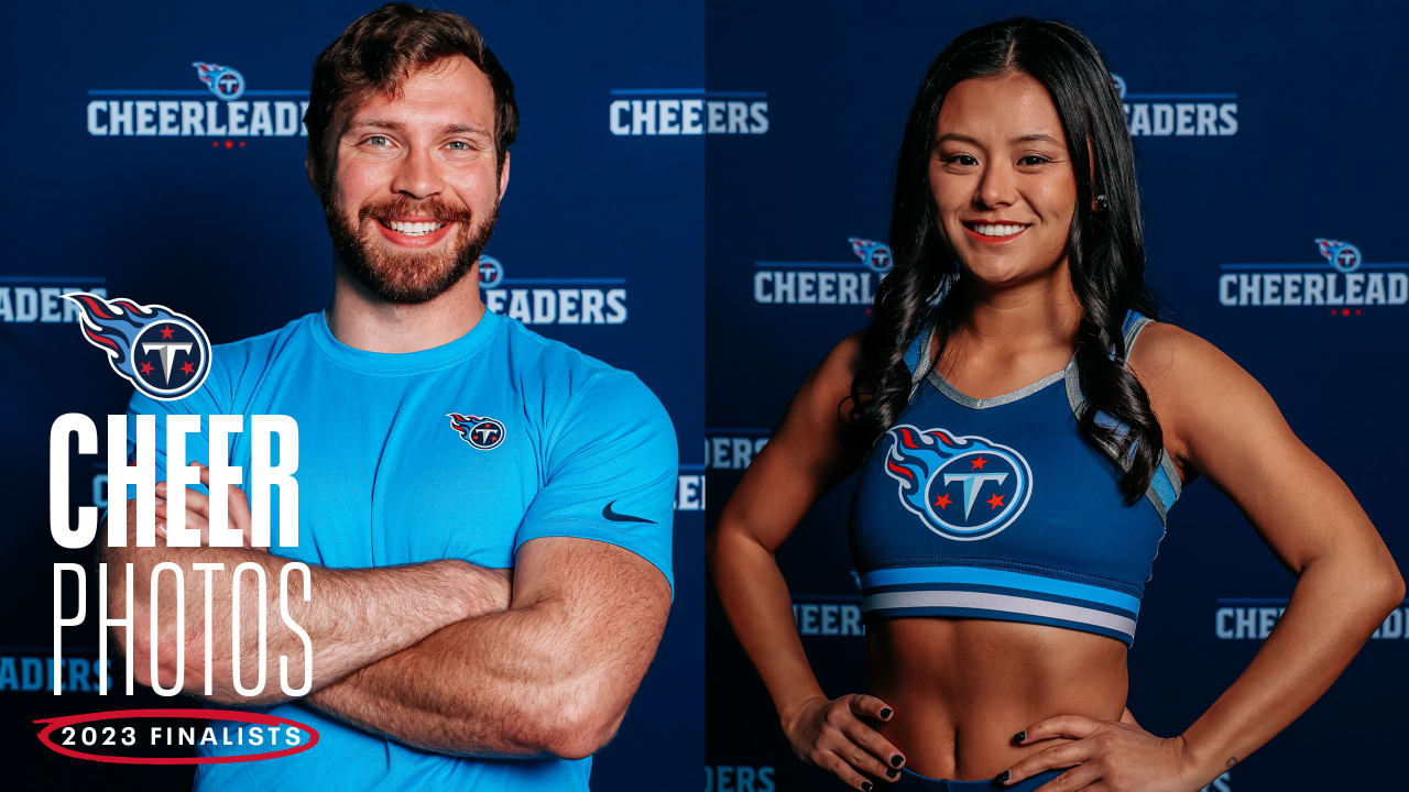 Titans Cheerleaders unveil calendar