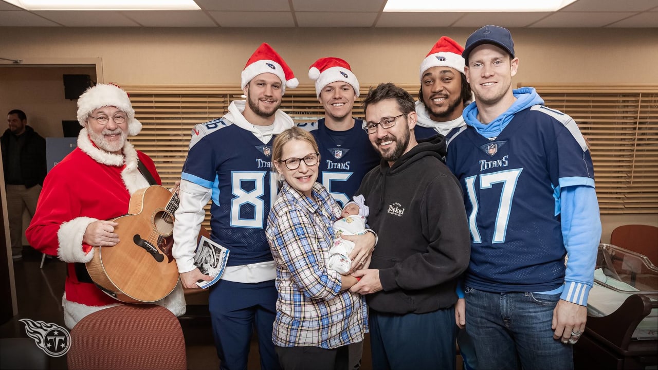 Titans Spread Christmas Cheer at Saint Thomas Midtown Hospital