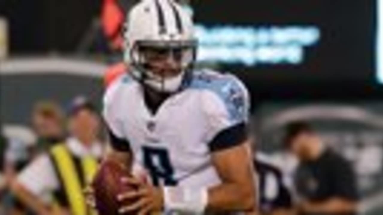 East Rutherford, New Jersey, USA. 13th Dec, 2015. Tennessee Titans  quarterback Marcus Mariota (8) in action prior to the NFL game between the Tennessee  Titans and the New York Jets at MetLife