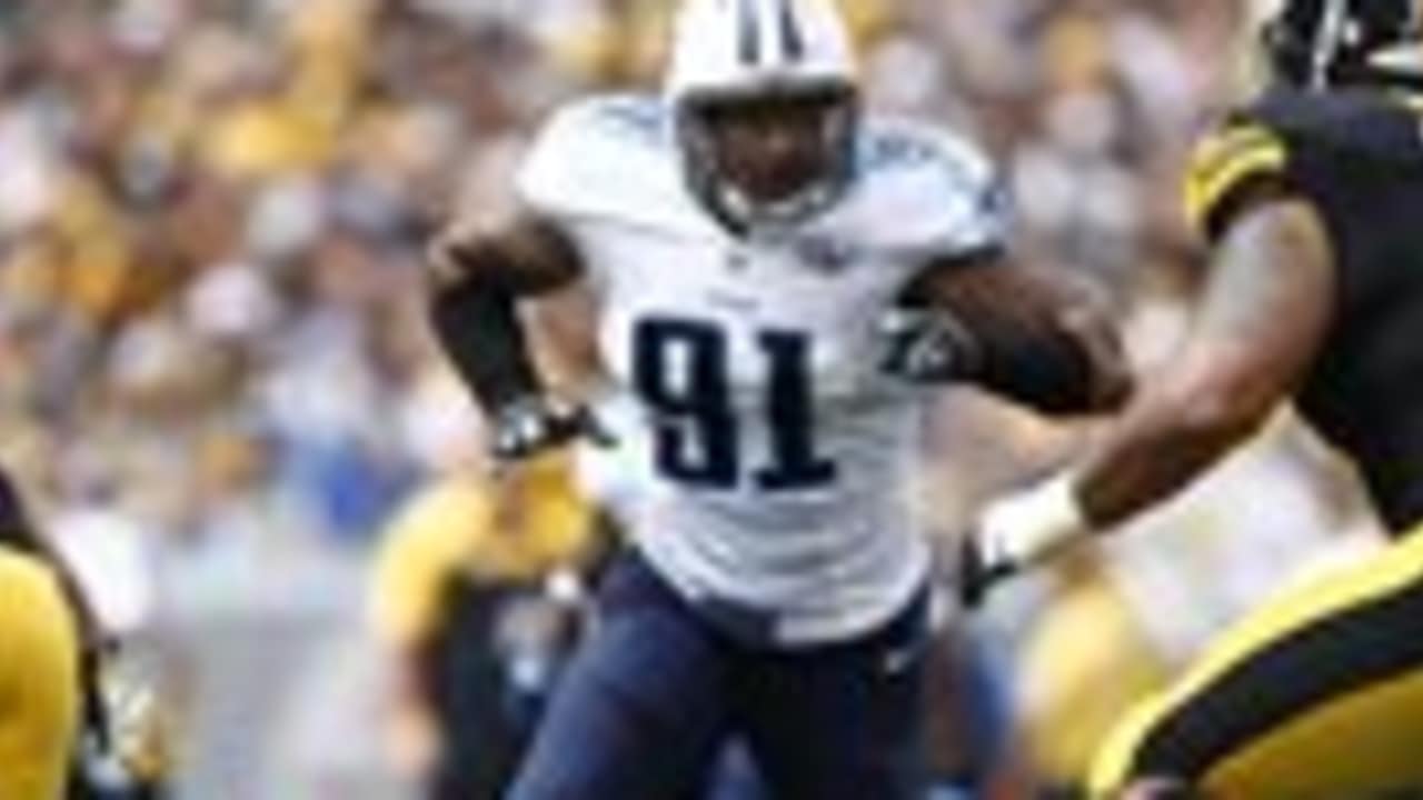 Tennessee Titans outside linebacker Akeem Ayers (56) watches from