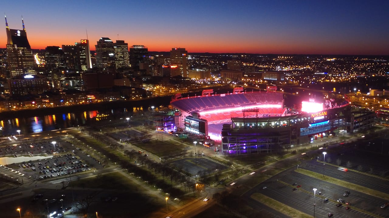 Nashville Tennessee Titans NFL Football Nissan Stadium Skyline 