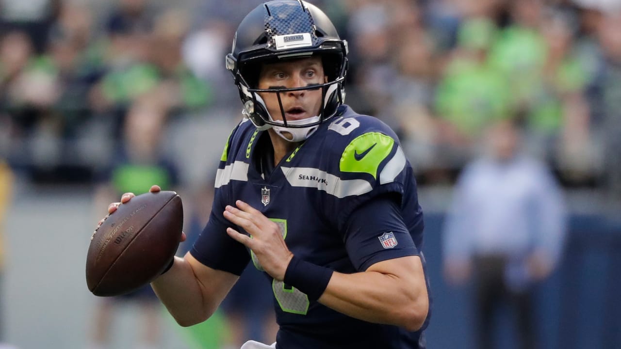 Titans Add Veteran QB Austin Davis, Place OL Kevin Pamphile on Injured