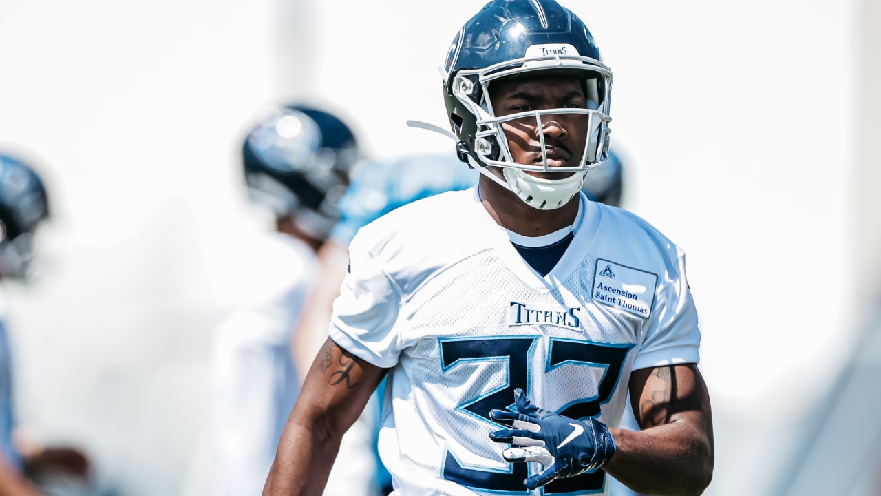 Tennessee Titans running back Derrick Henry (22) runs the ball against the  Indianapolis Colts during an NFL football game in Indianapolis, Sunday,  Dec. 1, 2019. The Titans won the game 31-17. (Jeff