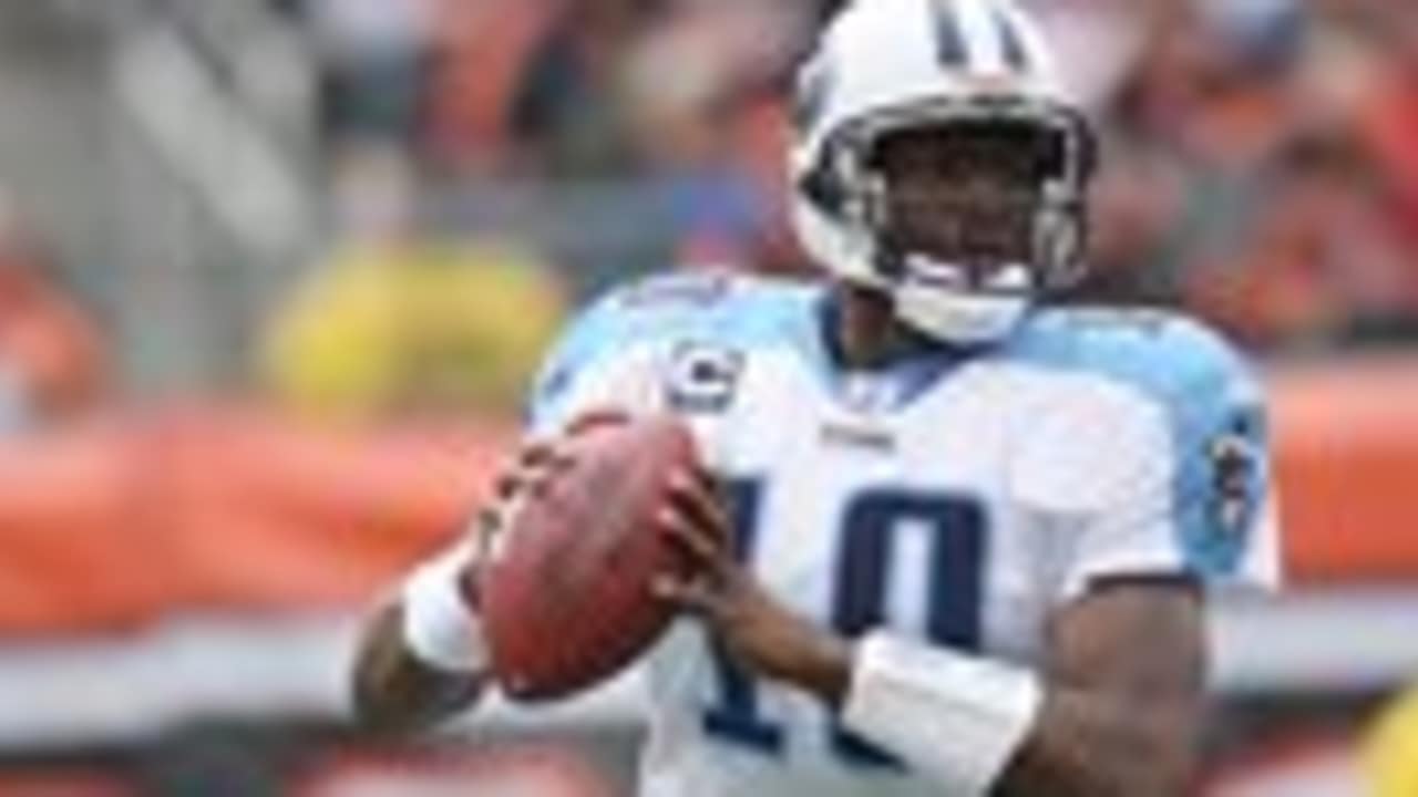 Tennessee Titans pass on Vince Young in BR's 2006 NFL re-draft