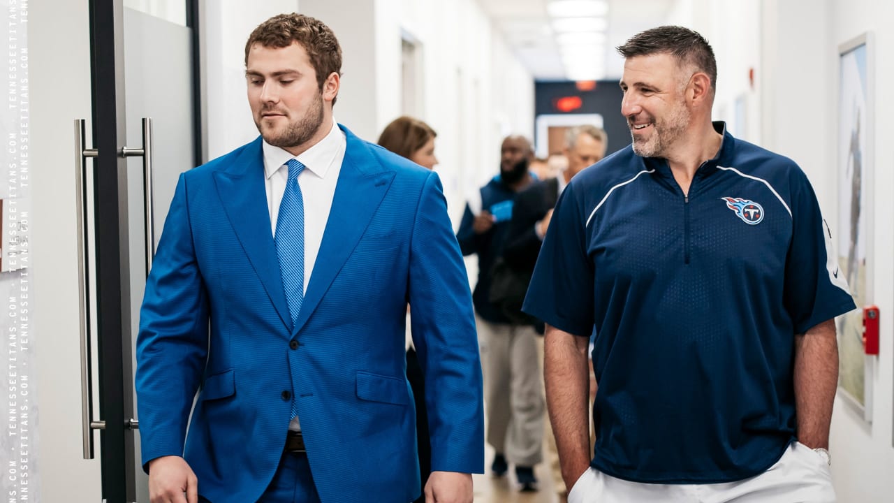 Tennessee Titans Select OT Peter Skoronski in 1st Round of 2023 NFL Draft -  Sports Illustrated Tennessee Titans News, Analysis and More