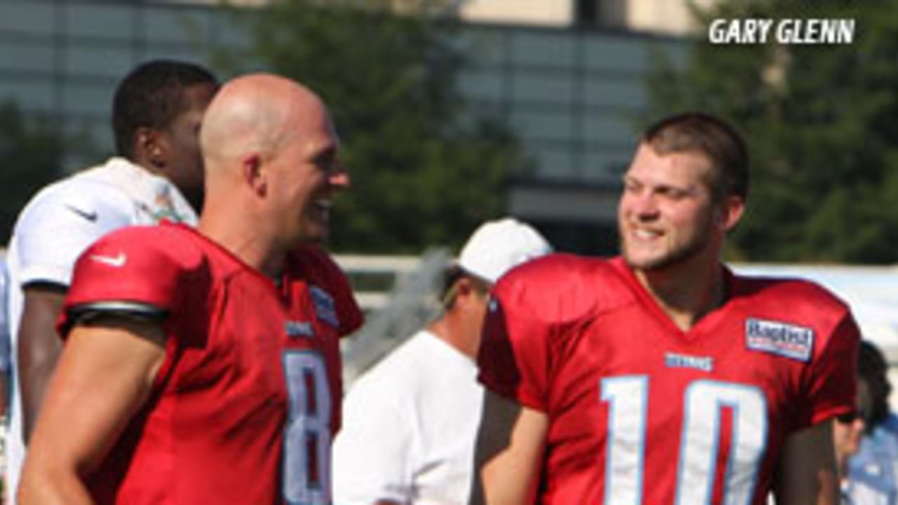 Jake Locker pushing Matt Hasselbeck for Titans starting