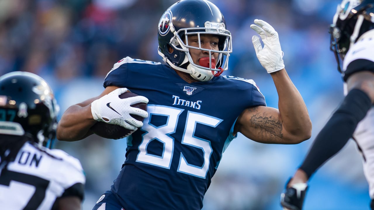 New Deal, Same Titans RB Derrick Henry: “I Want to Go Out There and Prove  My Worth”