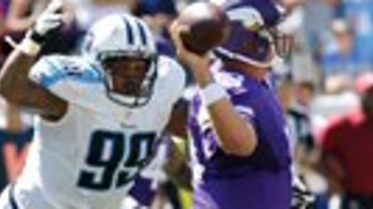 Marcus Mariota Tosses Pick Six to Vikings LB Eric Kendricks