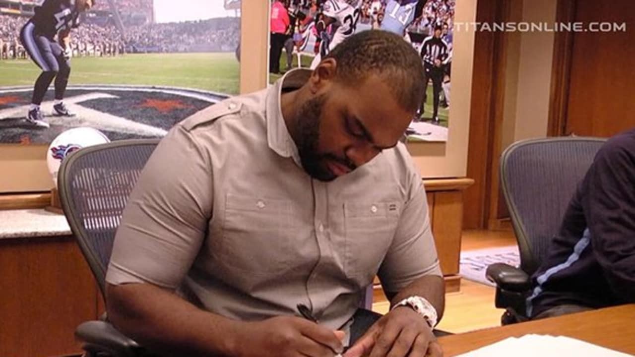 Tennessee Titans - The Titans have agreed to terms with unrestricted free  agent offensive tackle Michael Oher on a multi-year contract. “Michael is a  big, strong, durable player,” said Titans GM Ruston