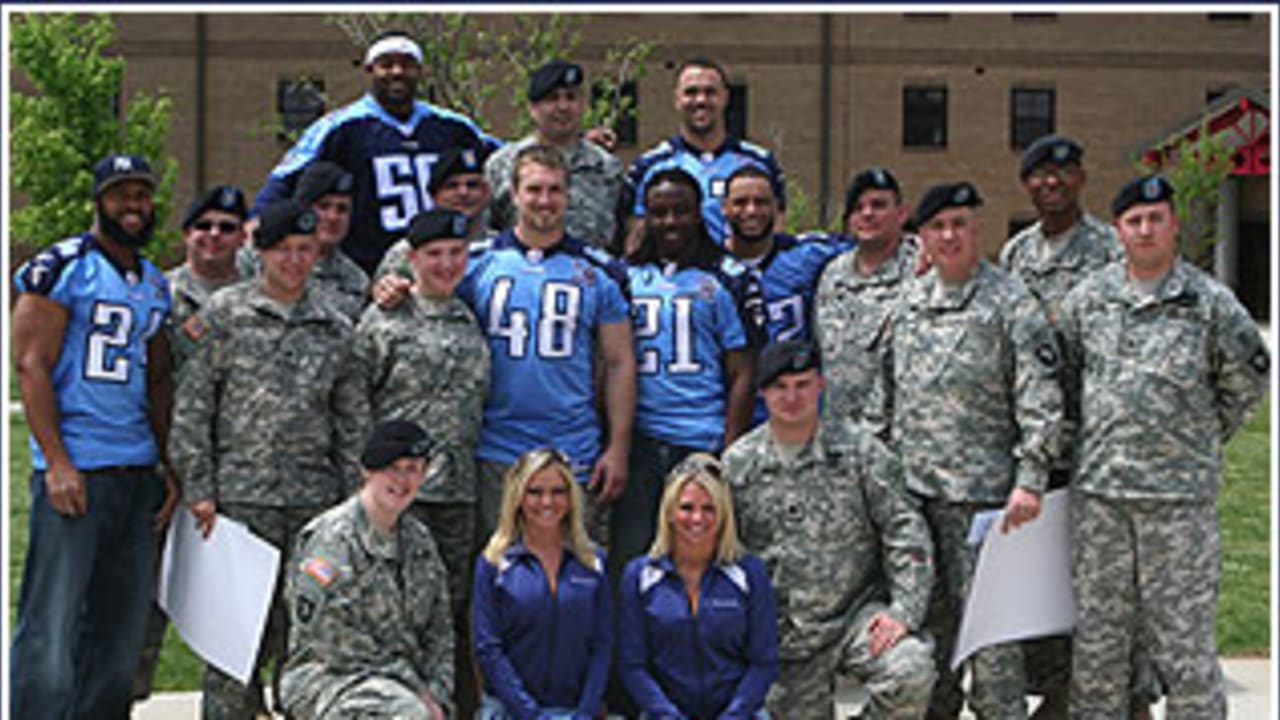 DVIDS - News - Ft. Campbell Soldiers honored at Tennessee Titans game